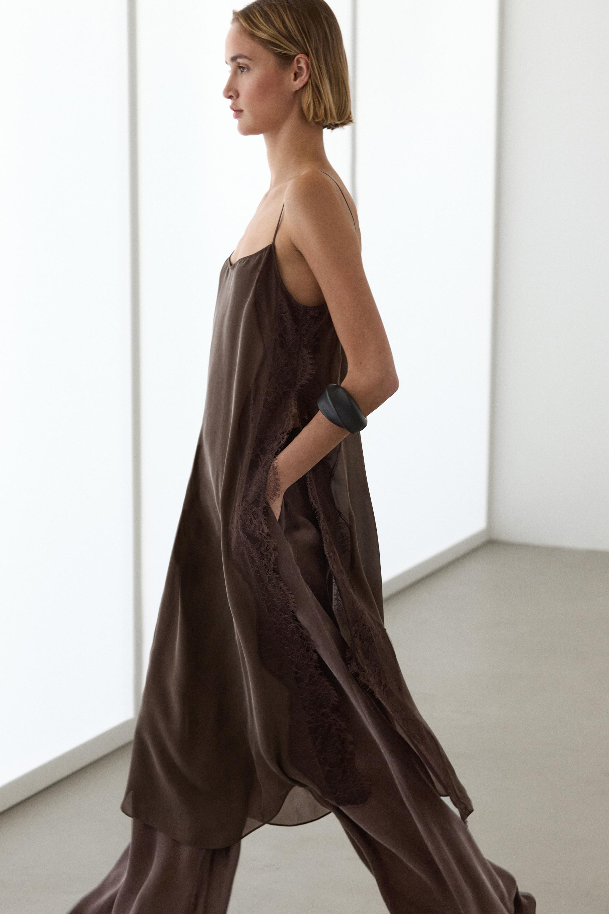 Total look camisole dress with lace detail
